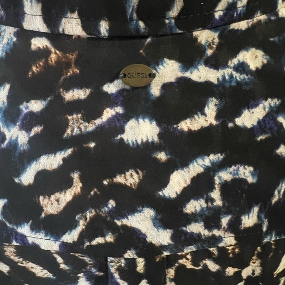 𝅺guess sheer  XL animal print blouse - Picture 5 of 5